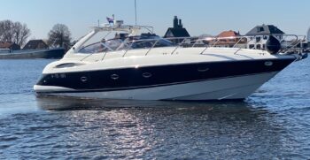 Luxury-yachts-specialist-Sunseeker-Camargue-44-15