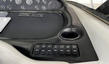 Luxury-yachts-specialist-Sunseeker-Camargue-44-17
