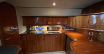 Luxury-yachts-specialist-Sunseeker-Camargue-44-38
