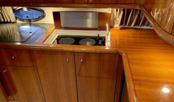 Luxury-yachts-specialist-Sunseeker-Camargue-44-68