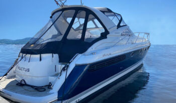 Luxury-yachts-specialist-Fairline-01