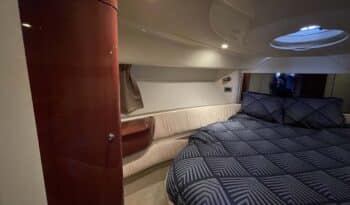 Luxury-yachts-specialist-Fairline-43-03