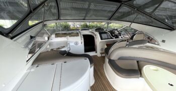 Luxury-yachts-specialist-Fairline-43-12