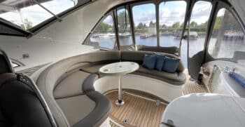 Luxury-yachts-specialist-Fairline-43-14