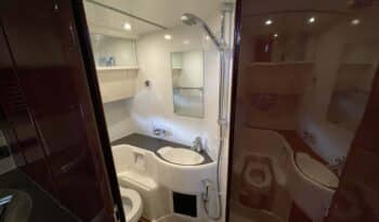 Luxury-yachts-specialist-Fairline-43-18