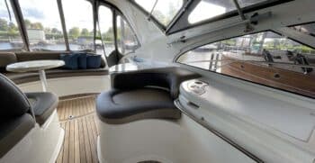 Luxury-yachts-specialist-Fairline-43-20