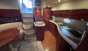 Luxury-yachts-specialist-Fairline-43-23