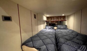 Luxury-yachts-specialist-Fairline-43-29