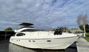 Luxury-yachts-specialist-Azimut-58-Fly-01