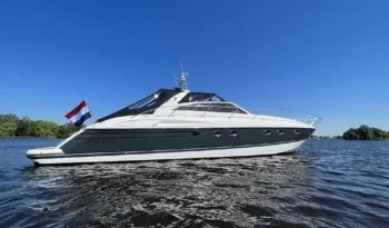 luxury-yachts-specialist-Princess-v55-200206 08