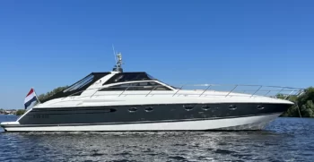 luxury-yachts-specialist-Princess-v55-200206 31