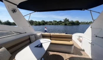 luxury-yachts-specialist-Princess-v55-200220 30