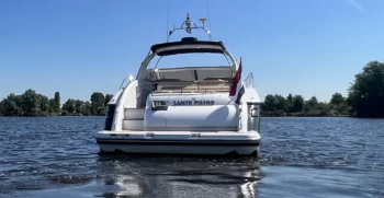 luxury-yachts-specialist-Princess-v55-200222 01