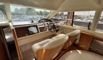 Luxury-Yachts-Specialist 14 25 35