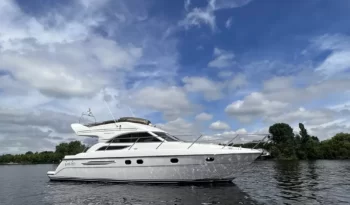Luxury-Yachts-Specialist 14 48 42