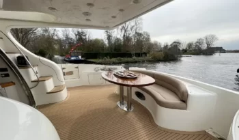 Luxury-Yachts-Specialist-Azimut-68-30