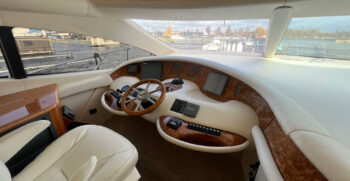 luxury-yachts-specialist-Azimut-68-plus-2001-0754